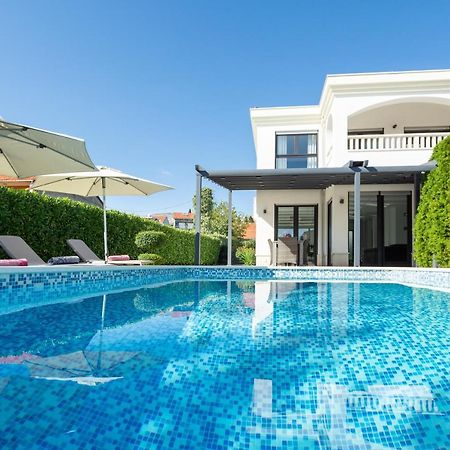 Luxury City Villa 特罗吉尔 外观 照片