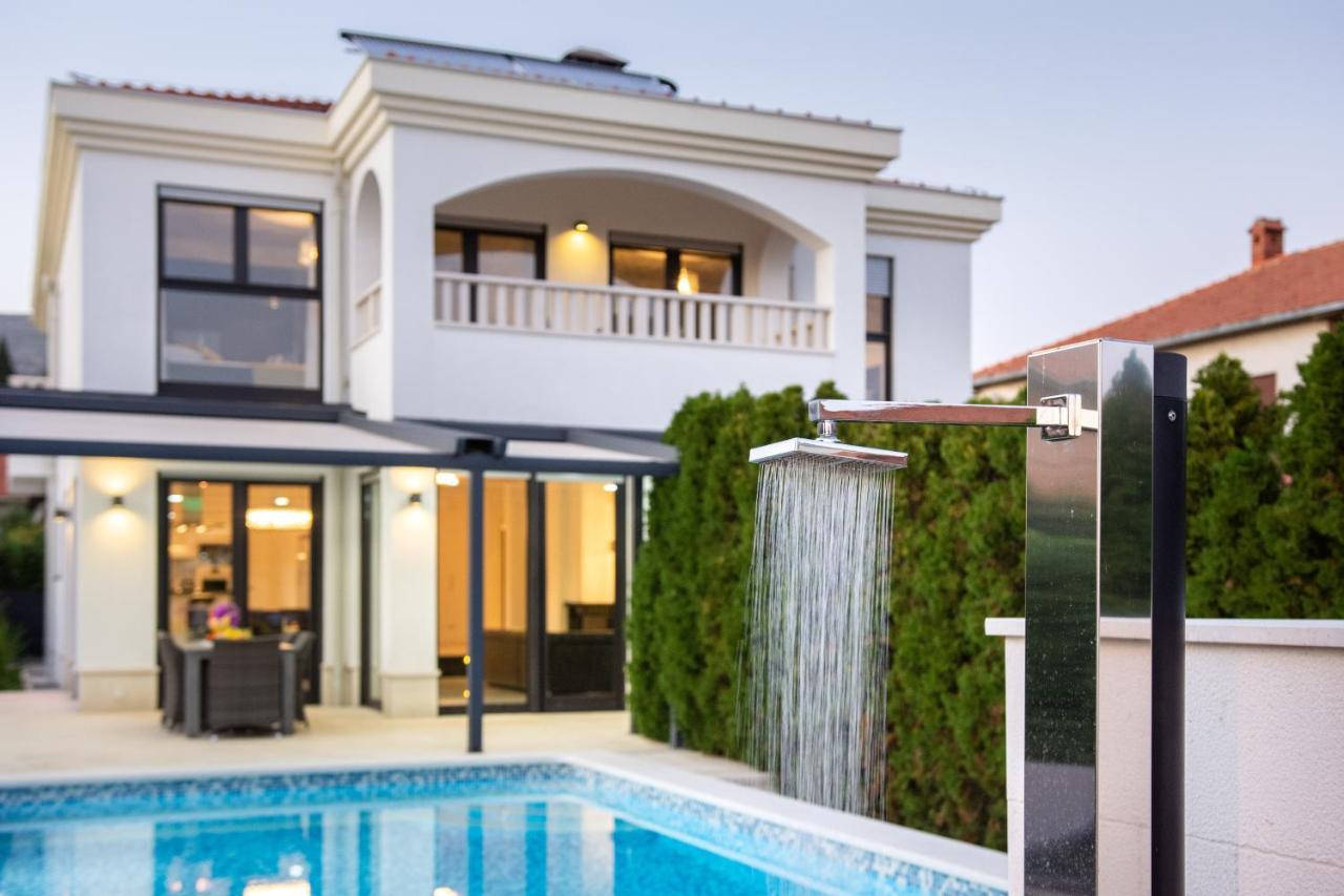 Luxury City Villa 特罗吉尔 外观 照片