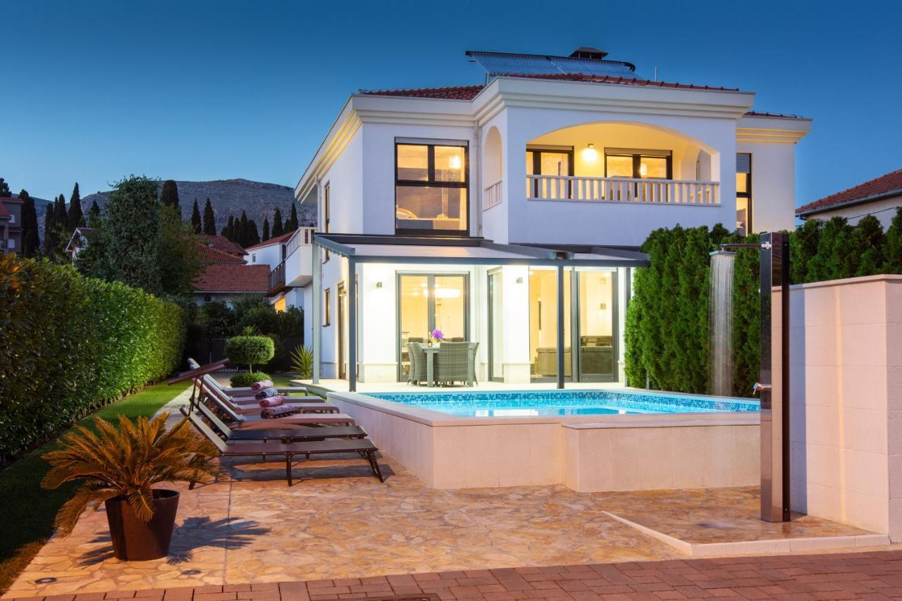 Luxury City Villa 特罗吉尔 外观 照片
