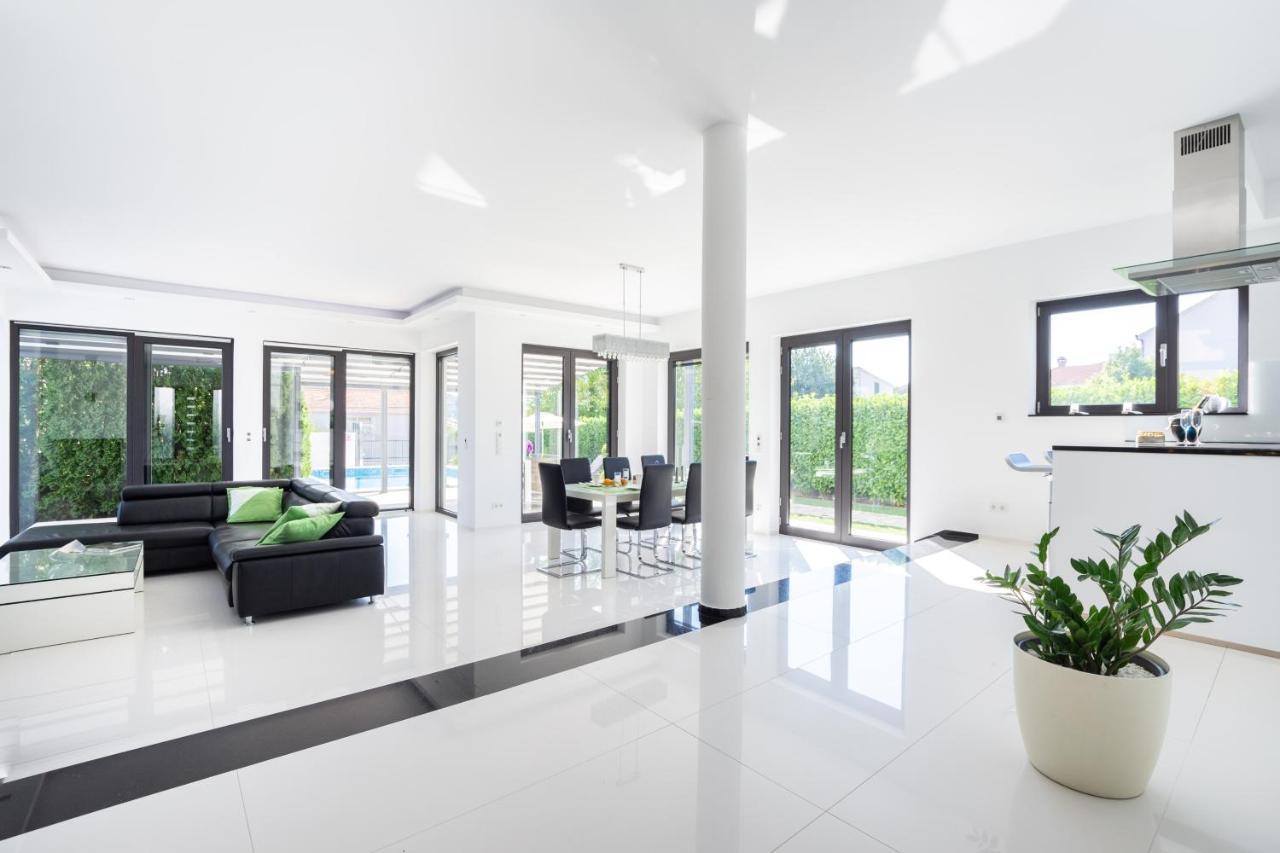 Luxury City Villa 特罗吉尔 外观 照片