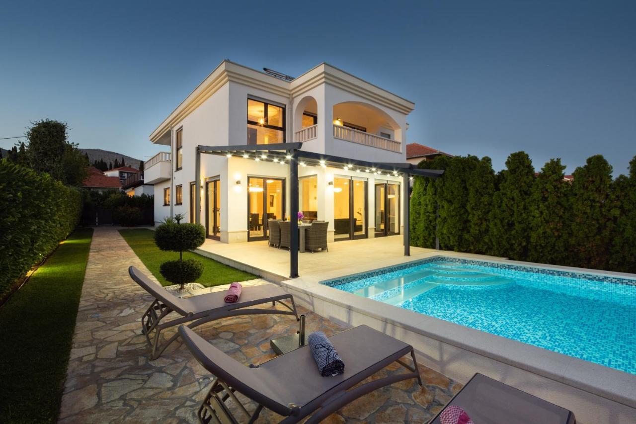 Luxury City Villa 特罗吉尔 外观 照片