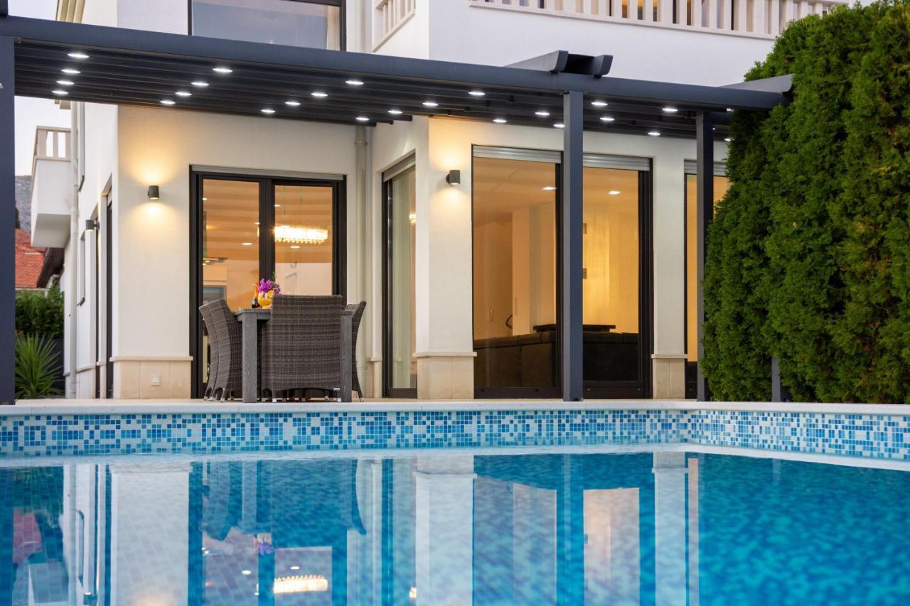 Luxury City Villa 特罗吉尔 外观 照片