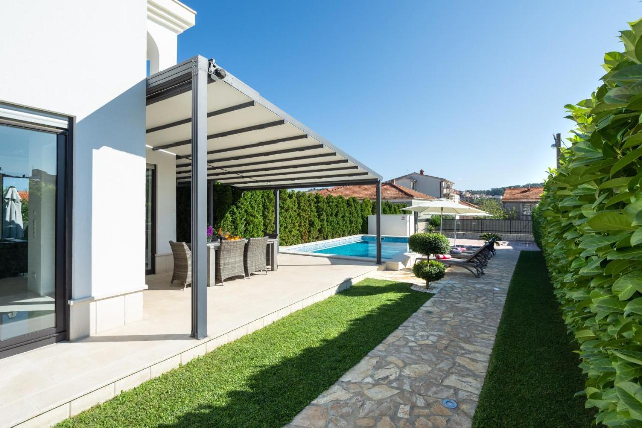 Luxury City Villa 特罗吉尔 外观 照片