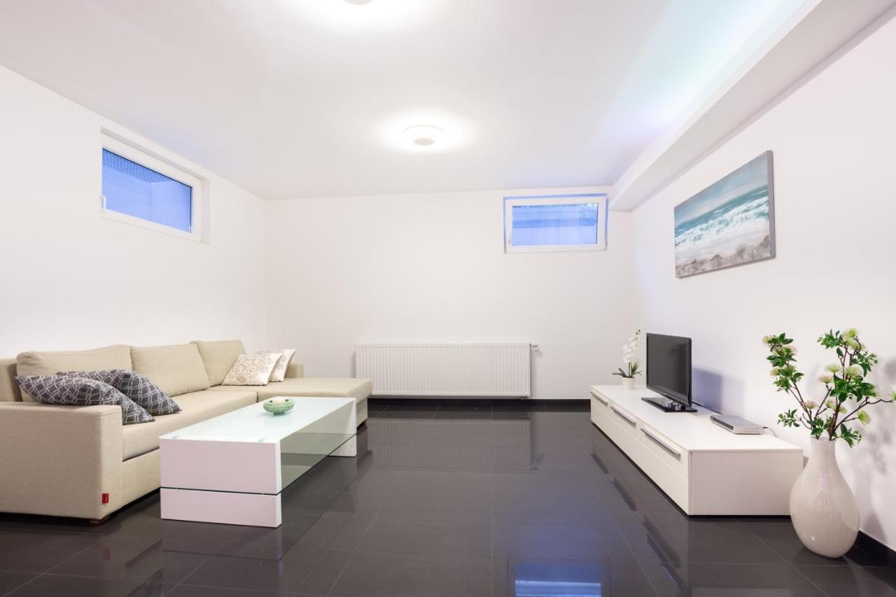 Luxury City Villa 特罗吉尔 外观 照片