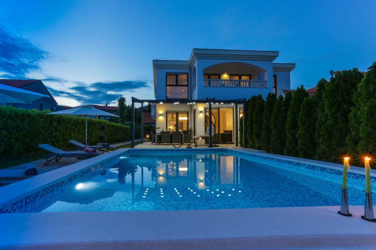 Luxury City Villa 特罗吉尔 外观 照片